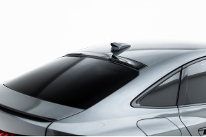 The extension of the rear window Audi A5 S-Line / S5 Sedan B10