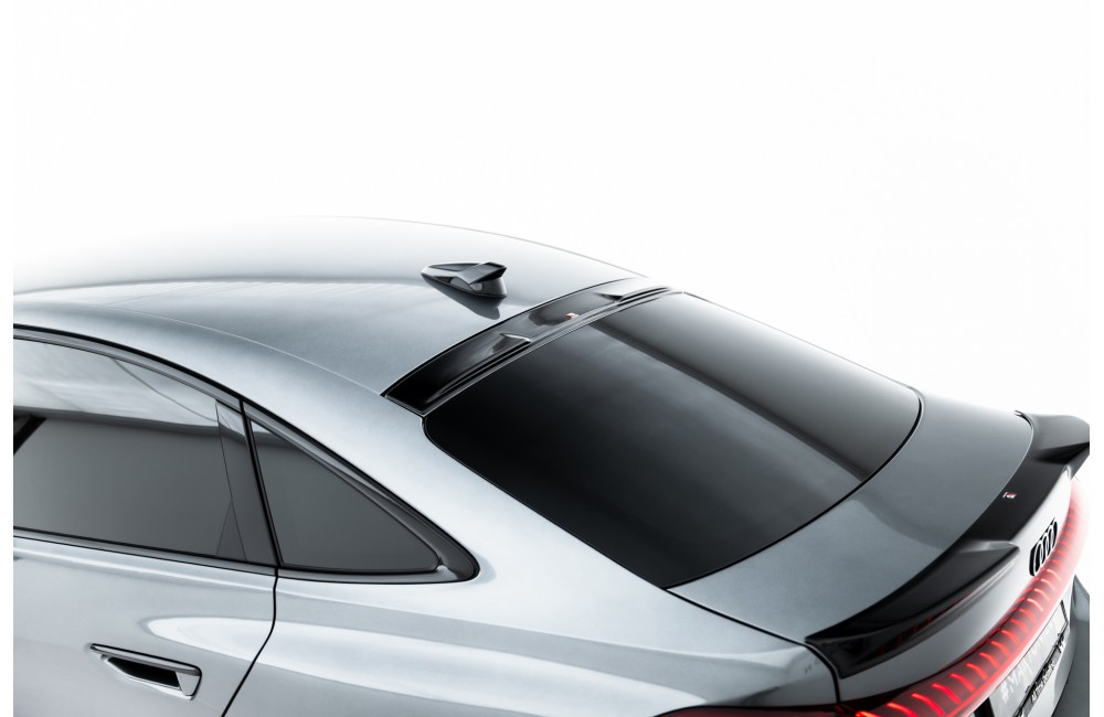 The extension of the rear window Audi A5 S-Line / S5 Sedan B10