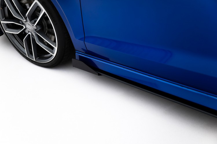 Πλευρικοί Flaps Audi S3 / A3 S-Line Sedan 8V