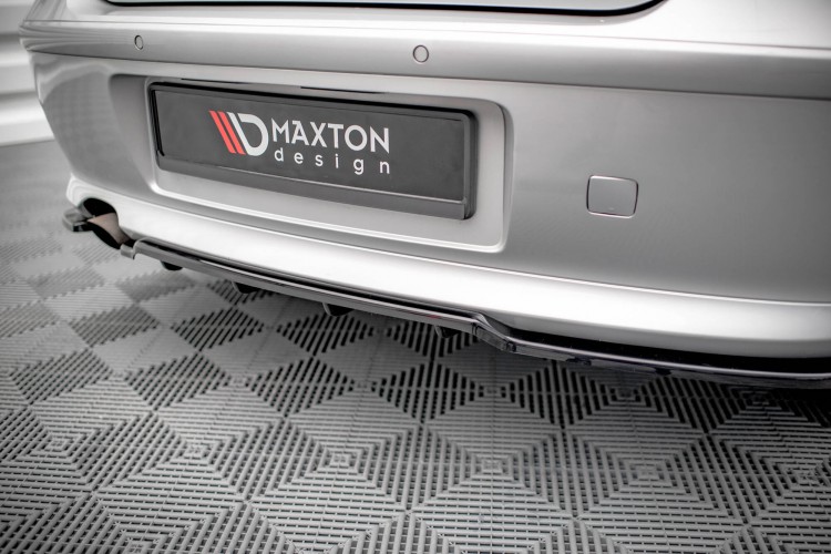 Πίσω splitter (με κατακόρυφες ράβδους) BMW 1 E81 Facelift