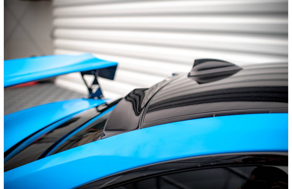 The extension of the rear window BMW M2 F87