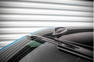 The extension of the rear window BMW M2 F87