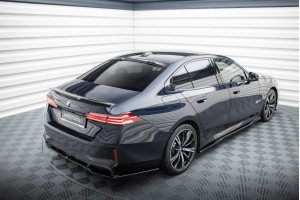 The extension of the rear window BMW 5 / i5 M-Pack Sedan G60 The extension of the rear window BMW 5 / i5 M-Pack Sedan G60