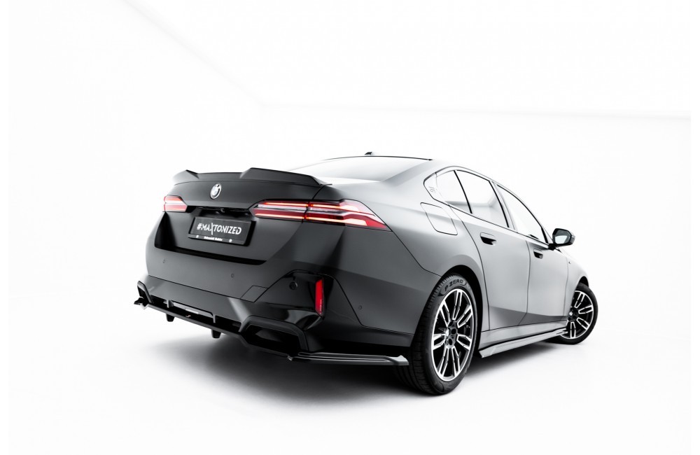 Rear Splitter (with vertical bars) V.1 BMW 5 / i5 M-Pack G60