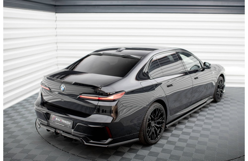 The extension of the rear window BMW 7 M-Pack / M760e / i7 M-Pack G70 The extension of the rear window BMW 7 M-Pack / M760e / i7 M-Pack G70