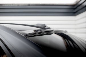 The extension of the rear window BMW 7 M-Pack / M760e / i7 M-Pack G70 The extension of the rear window BMW 7 M-Pack / M760e / i7 M-Pack G70