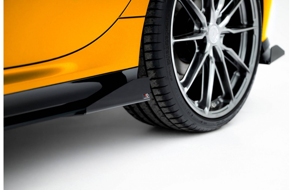 Street Pro Side Skirts Diffusers + Flaps BMW M135i F70 - Black + Gloss Flaps Street Pro Side Skirts Diffusers + Flaps BMW M135i F70 - Black + Gloss Flaps