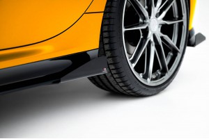 Street Pro Side Skirts Diffusers + Flaps BMW M135i F70 - Black + Gloss Flaps Street Pro Side Skirts Diffusers + Flaps BMW M135i F70 - Black + Gloss Flaps
