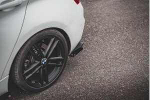 Street Pro Rear Side Splitters V.3 + Flaps for BMW 1 F20 M140i - Black + Gloss Flaps Street Pro Rear Side Splitters V.3 + Flaps for BMW 1 F20 M140i - Black + Gloss Flaps