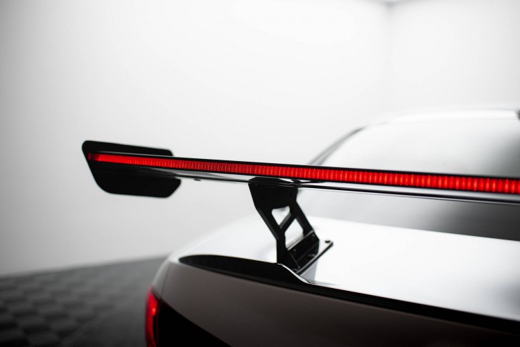 Αεροτομή + LED Alfa Romeo Giulia Quadrifoglio
