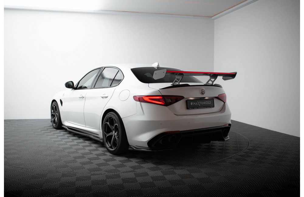 Carbon Spoiler + LED Alfa Romeo Giulia Quadrifoglio