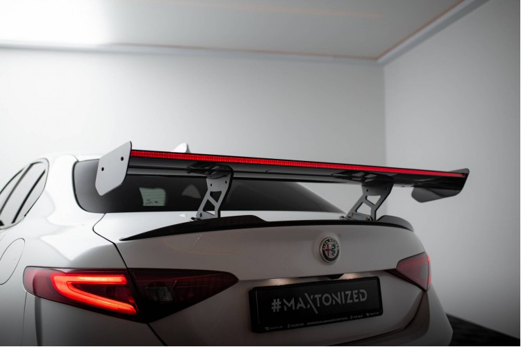 Αεροτομή + LED Alfa Romeo Giulia Quadrifoglio