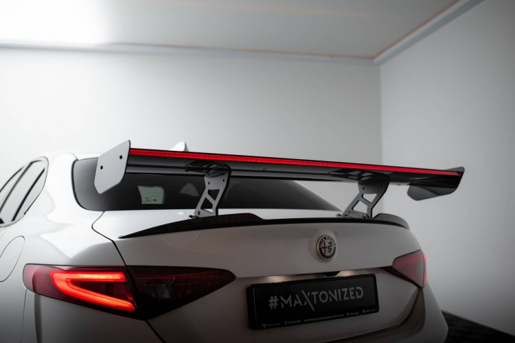 Αεροτομή + LED Alfa Romeo Giulia Quadrifoglio