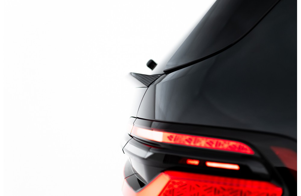 Prepreg Carbon Fiber Tailgate Spoiler (Lower) BMW X7 M-Pack G07 Facelift Prepreg Carbon Fiber Tailgate Spoiler (Lower) BMW X7 M-Pack G07 Facelift