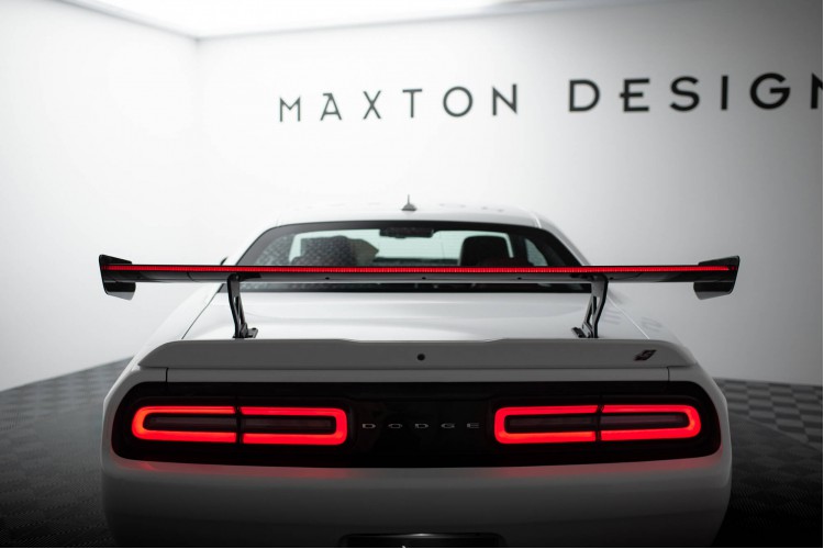 Carbon Αεροτομή + LED Dodge Challenger Mk3