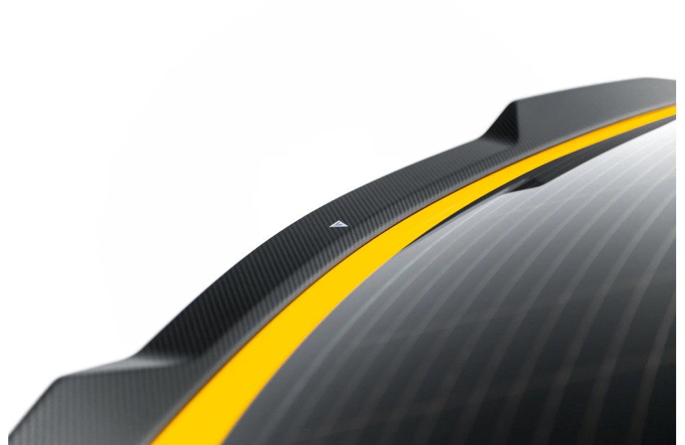 Prepreg Carbon Fiber Tailgate Spoiler (Lower) Lamborghini Urus Mk 1