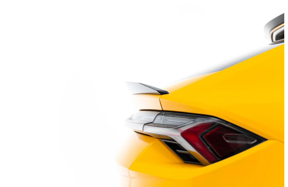 Prepreg Carbon Fiber Tailgate Spoiler (Lower) Lamborghini Urus Mk 1