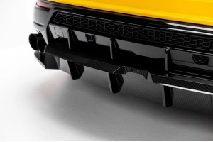 Prepreg Carbon Fiber Rear Splitter (with vertical bars) Lamborghini Urus Mk 1