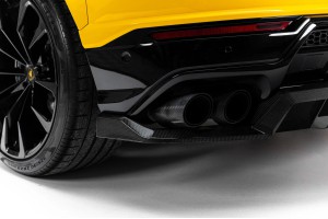Prepreg Carbon Fiber Rear Splitter (with vertical bars) Lamborghini Urus Mk 1
