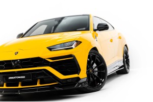 Set of Prepreg Carbon Splitters Lamborghini Urus Mk1