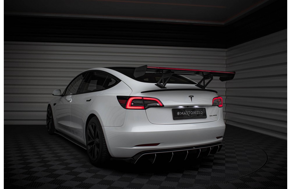 Carbon Spoiler + LED Tesla Model 3 Carbon Spoiler + LED Tesla Model 3