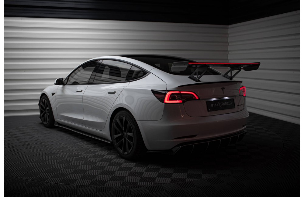 Carbon Spoiler + LED Tesla Model 3 Carbon Spoiler + LED Tesla Model 3