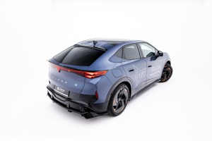 The extension of the rear window Cupra Tavascan Mk1
