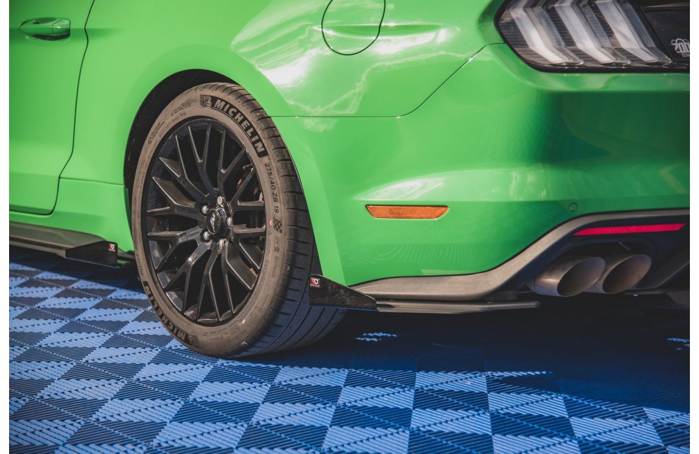 Street Pro Rear Side Splitters V.1 + Flaps Ford Mustang GT Mk6 Facelift - Black + Gloss Flaps Street Pro Rear Side Splitters V.1 + Flaps Ford Mustang GT Mk6 Facelift - Black + Gloss Flaps