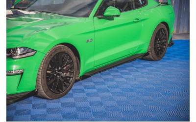 Street Pro Side Skirts Diffusers V.1 + Flaps Ford Mustang GT Mk6 Facelift - Black + Gloss Flaps    