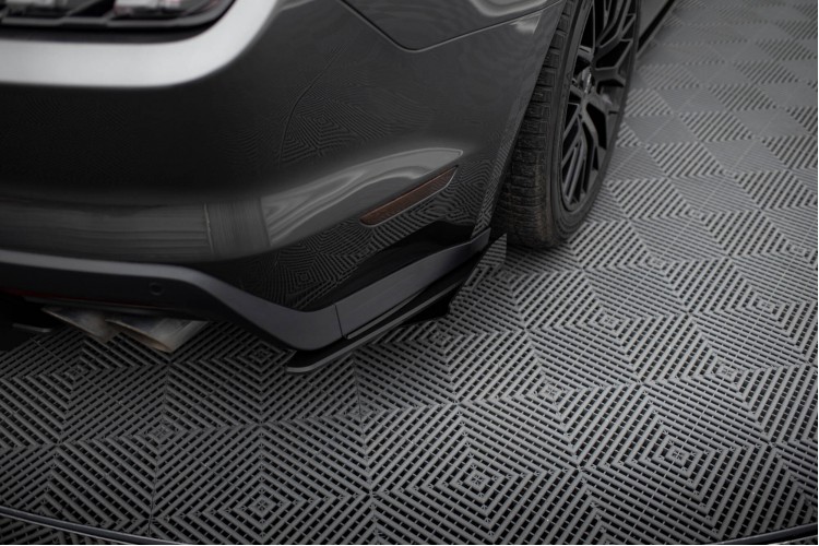 Street Pro Πίσω Πλευρικοί Splitters + Flaps Ford Mustang GT Mk6