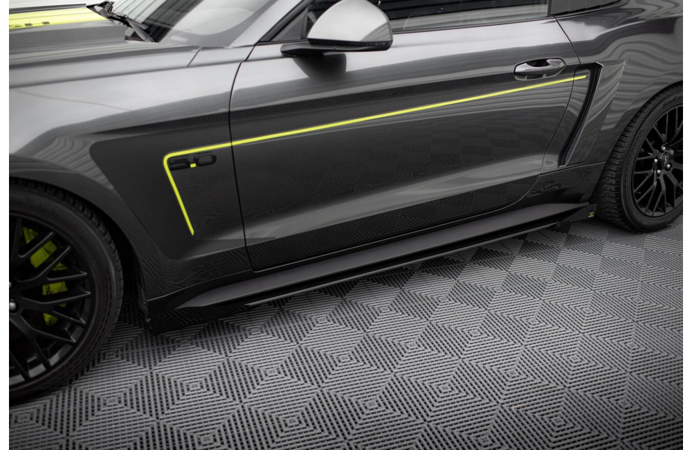 Street Pro Side Skirts Diffusers + Flaps Ford Mustang GT Mk6 - Black + Gloss Flaps Street Pro Side Skirts Diffusers + Flaps Ford Mustang GT Mk6 - Black + Gloss Flaps