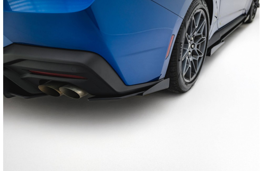 Street Pro Rear Side Splitters + Flaps Ford Mustang GT Mk7 - Black + Gloss Flaps