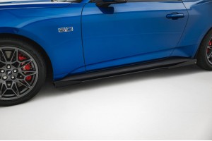 Street Pro Side Skirts Diffusers + Flaps Ford Mustang GT Mk7 - Black + Gloss Flaps Street Pro Side Skirts Diffusers + Flaps Ford Mustang GT Mk7 - Black + Gloss Flaps