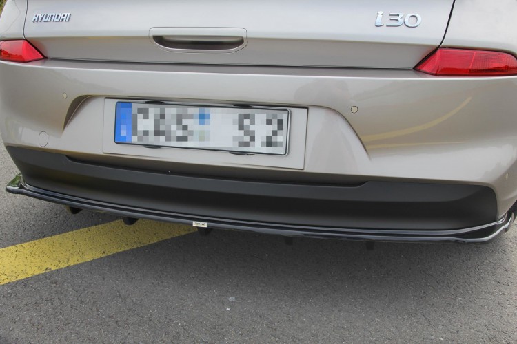 Πίσω Splitter (ΜΕ ΚΑΘΕΤΕΣ ΡΑΒΔΟΥΣ) HYUNDAI I30 MK3 HATCHBACK