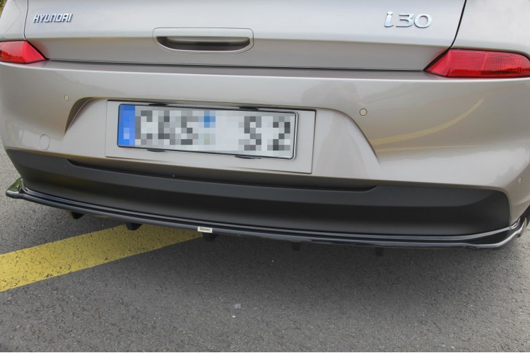 Πίσω Splitter (ΜΕ ΚΑΘΕΤΕΣ ΡΑΒΔΟΥΣ) HYUNDAI I30 MK3 HATCHBACK