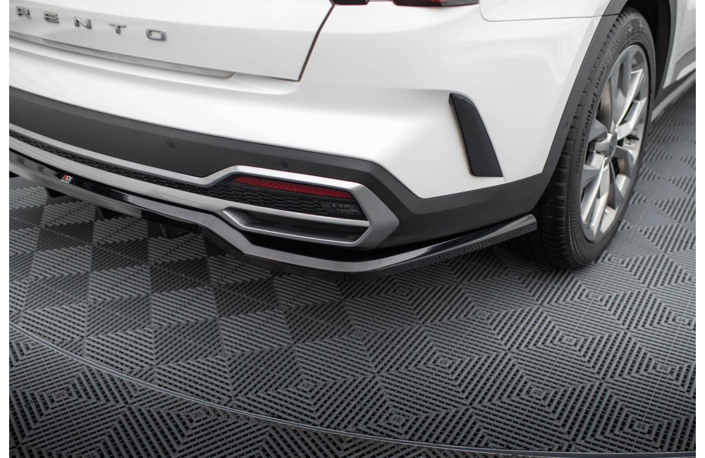 Rear Splitter (with vertical bars) Kia Sorento Mk4