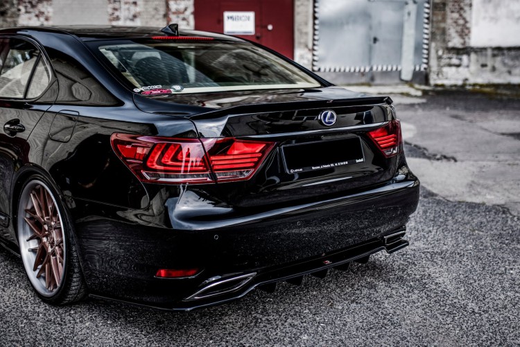 Αεροτομή Καπό Lexus LS Mk4 Facelift