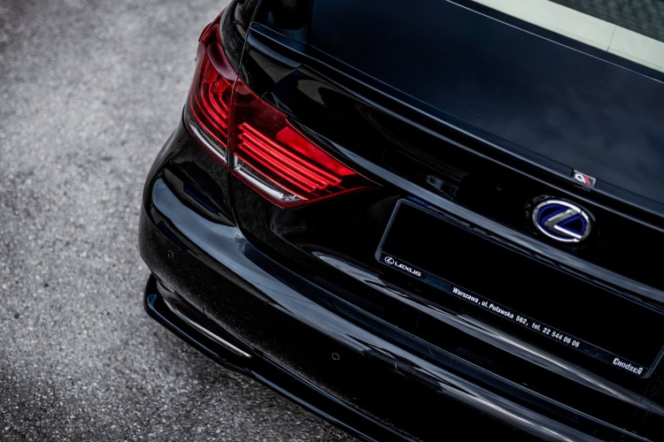 Πίσω Splitter Lexus LS Mk4 Facelift