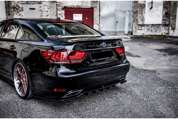 Πίσω Splitter (με κάθετους στύλους) Lexus LS Mk4 Facelift