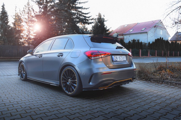 Rear Splitter (με κάθετους στύλους) Mercedes-Benz A Hatchback AMG Line W177