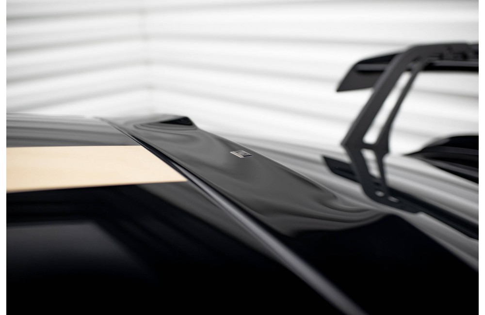 The extension of the rear window Porsche 911 992 GT3