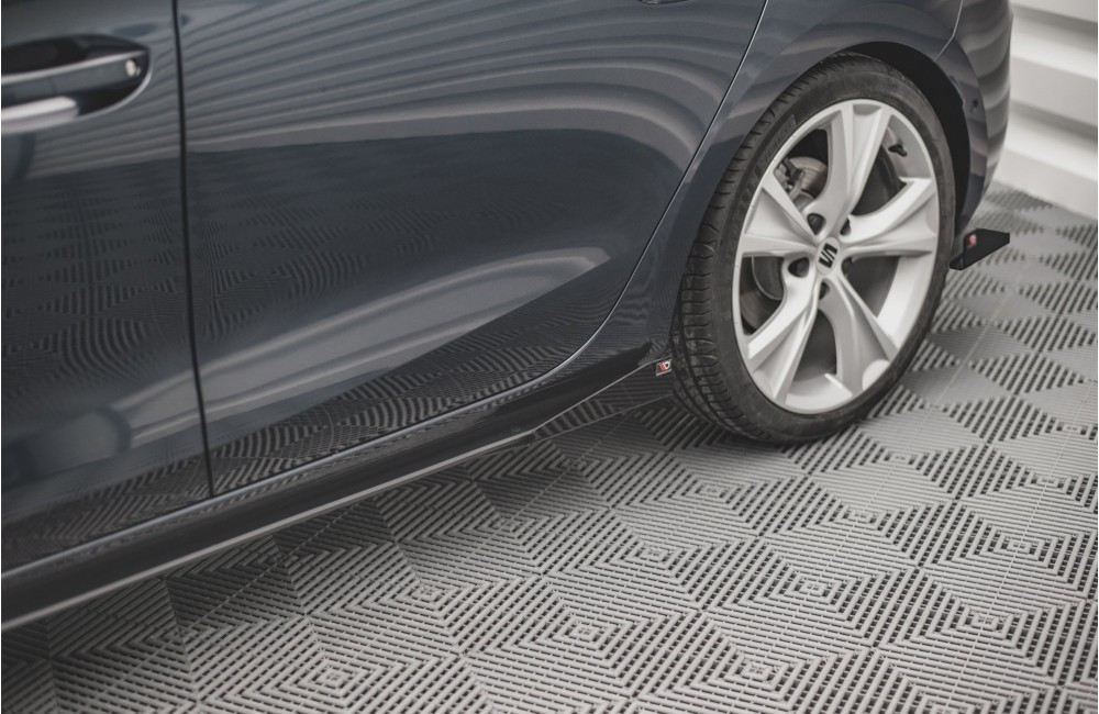 Street Pro Side Skirts Diffusers + Flaps Seat Leon FR Mk4 - Black + Gloss Flaps