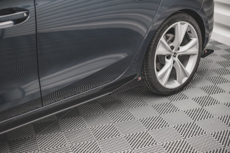 Street Pro Side Skirts Diffusers + Flaps Seat Leon FR Mk4