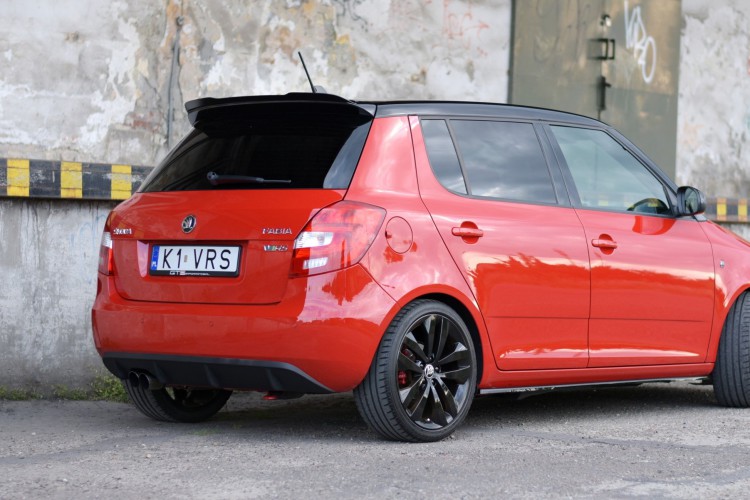 Αεροτομή Καπό Skoda Fabia RS Mk2
