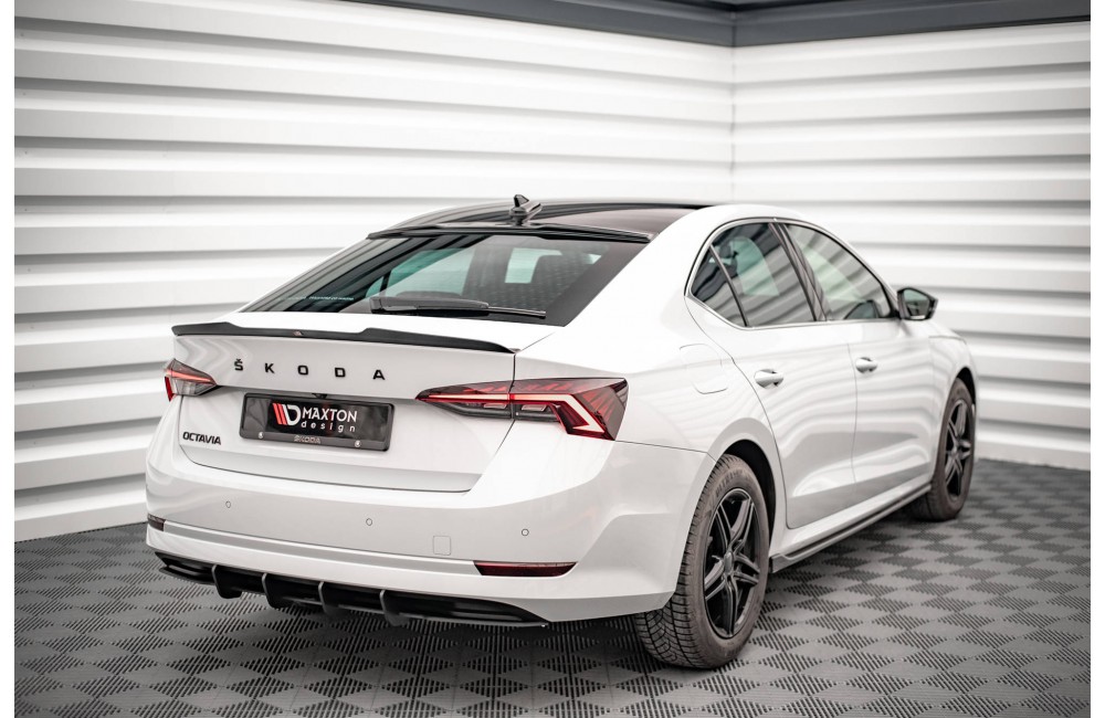 The extension of the rear window Skoda Octavia Liftback Mk4
