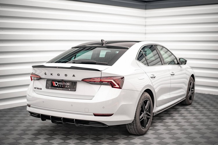 Η επέκταση του πίσω παραθύρου Skoda Octavia Liftback Mk4