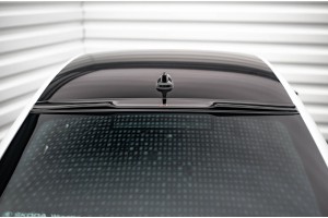 The extension of the rear window Skoda Octavia Liftback Mk4