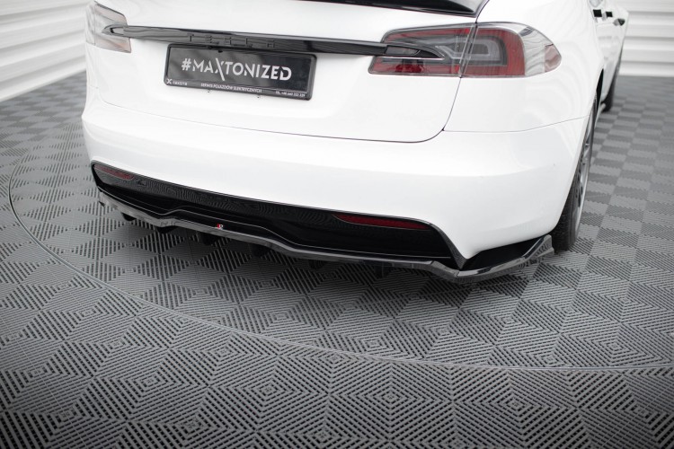 Πίσω Splitter (με κάθετες ράβδους) V.1 Tesla Model S Plaid Mk1 Facelift