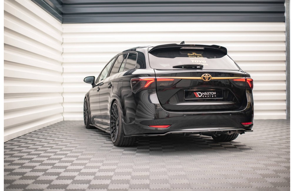 Rear Splitter (with vertical bars) Toyota Avensis Wagon Mk3 Facelift