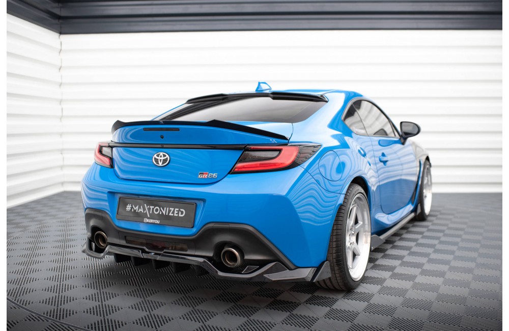 The extension of the rear window Subaru BRZ Mk2